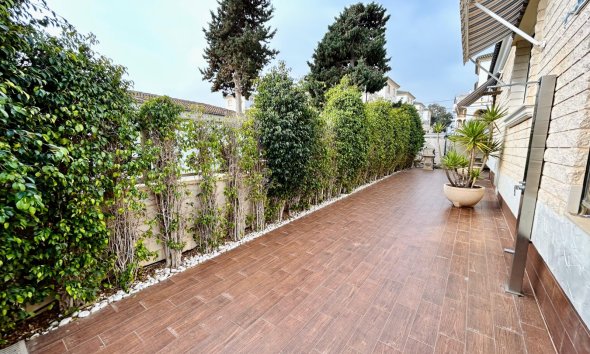 Resale - Villa - Torrevieja - La Mata