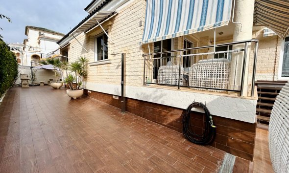 Resale - Villa - Torrevieja - La Mata