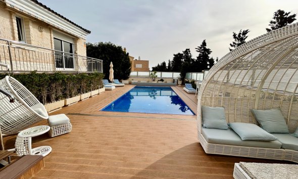 Resale - Villa - Torrevieja - La Mata