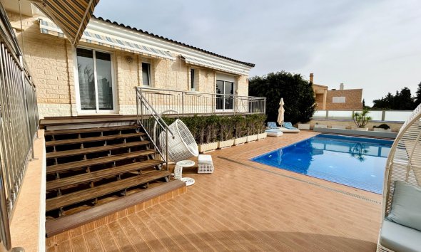 Resale - Villa - Torrevieja - La Mata