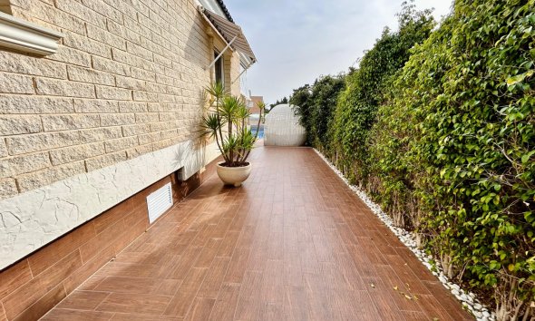 Resale - Villa - Torrevieja - La Mata