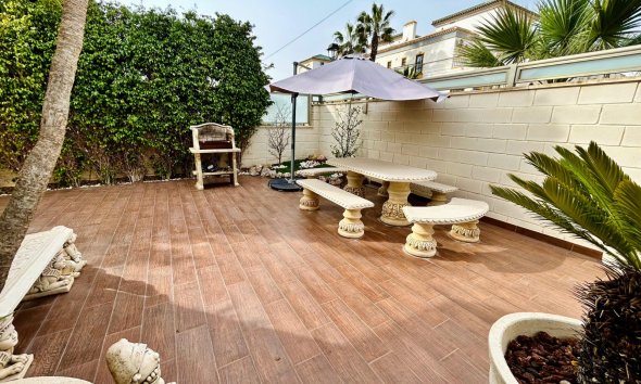 Resale - Villa - Torrevieja - La Mata