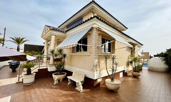 Resale - Villa - Torrevieja - La Mata