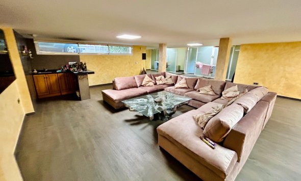 Resale - Villa - Torrevieja - La Mata