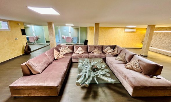 Resale - Villa - Torrevieja - La Mata