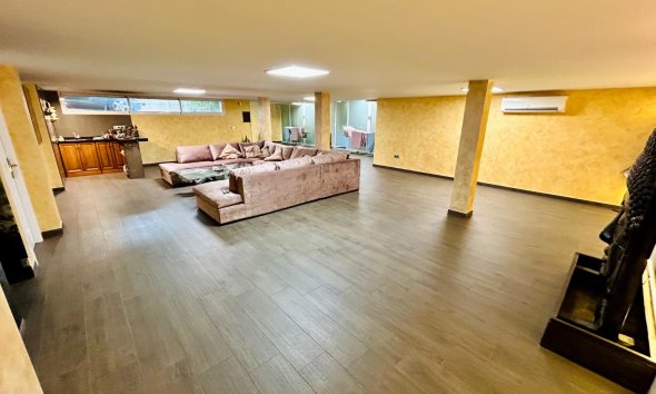 Resale - Villa - Torrevieja - La Mata