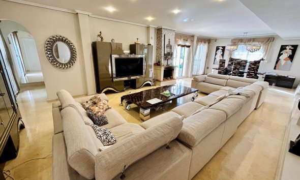 Resale - Villa - Torrevieja - La Mata