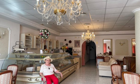 Resale - Commercial premises / Commercial unit / Retail space - Guardamar del Segura - Guardamar Playa