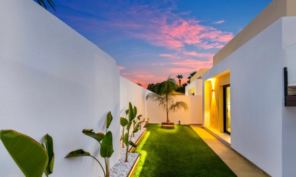 Resale - Villa - Torrevieja - El Chaparral