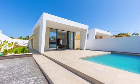 Resale - Villa - Torrevieja - El Chaparral