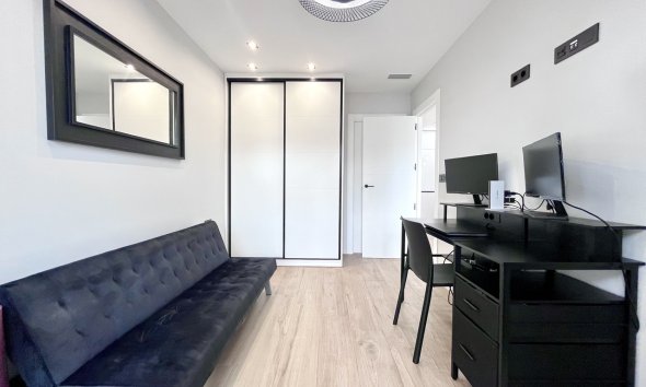 Reventa - Villa - Orihuela Costa - Playa Flamenca