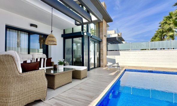 Resale - Villa - Orihuela Costa - Lomas de Cabo Roig