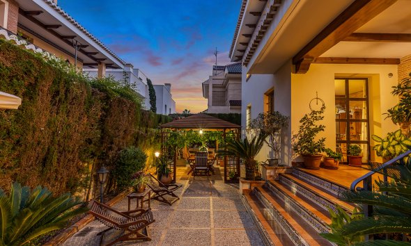 Resale - Villa - Torrevieja - La Veleta