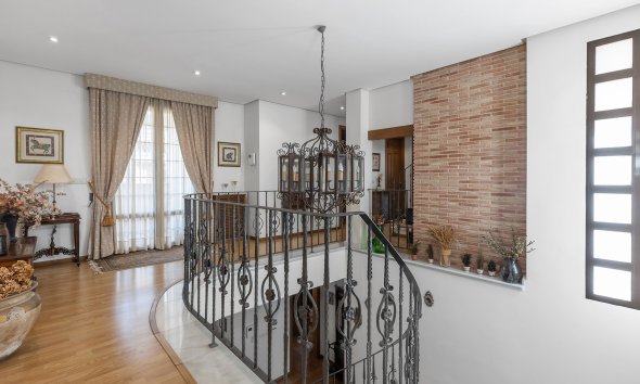 Resale - Villa - Torrevieja - La Veleta