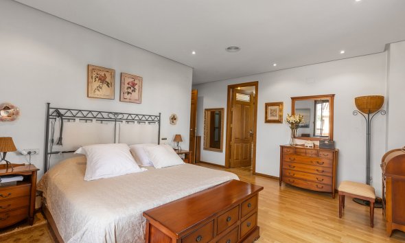 Resale - Villa - Torrevieja - La Veleta