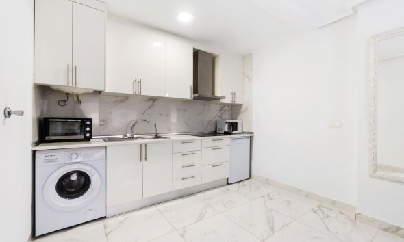 Resale - Apartment - Torrevieja - Centro