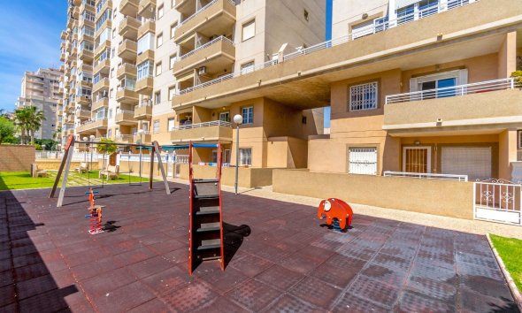 Resale - Apartment - Torrevieja - Centro