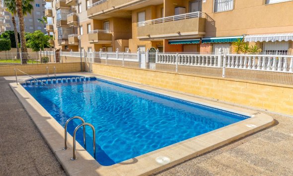 Resale - Apartment - Torrevieja - Centro