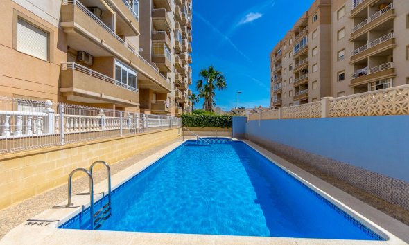 Resale - Apartment - Torrevieja - Centro