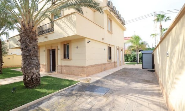Resale - Villa - Orihuela Costa - Costa blanca