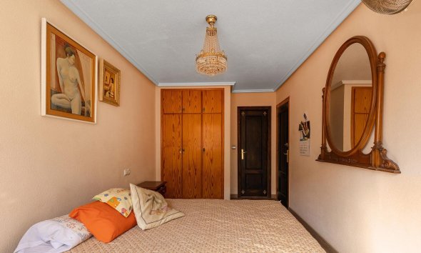Resale - Apartment - Torrevieja - Estacion de autobuses