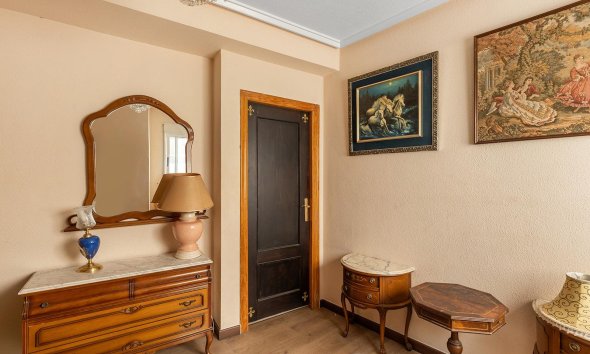 Resale - Apartment - Torrevieja - Estacion de autobuses