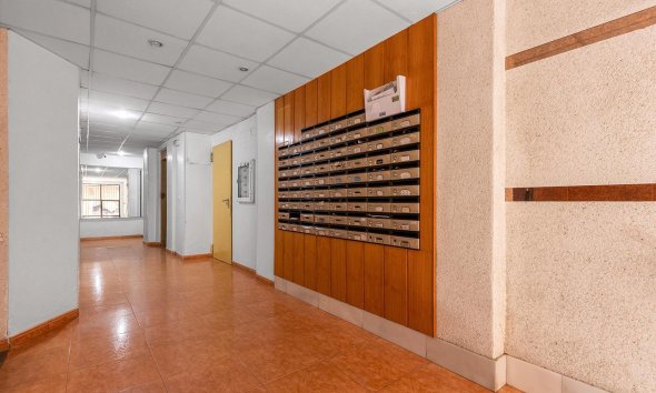 Resale - Apartment - Torrevieja - Estacion de autobuses