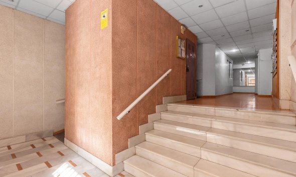 Resale - Apartment - Torrevieja - Estacion de autobuses