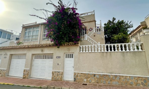 Resale - Terraced house / Townhouse - Orihuela Costa - Los Altos