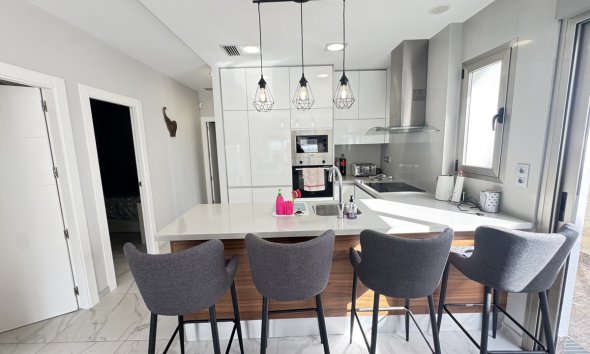 Resale - Villa - Orihuela Costa - Villamartin