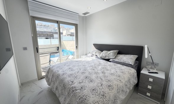 Resale - Villa - Orihuela Costa - Villamartin