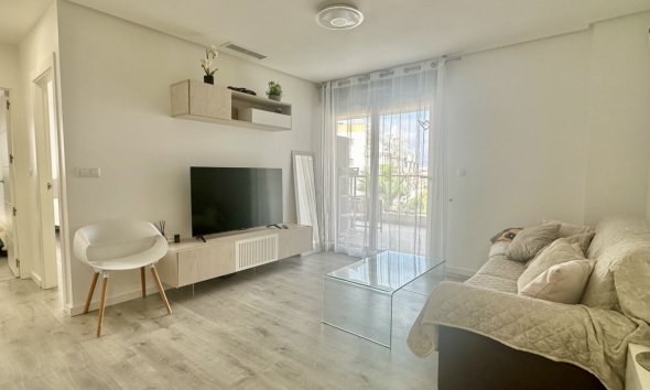 Resale - Apartment - Orihuela Costa - Villamartín