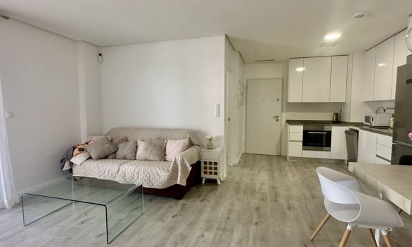 Resale - Apartment - Orihuela Costa - Villamartín