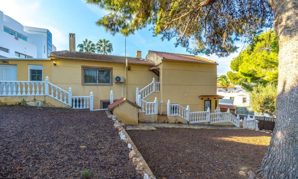 Resale - Villa - Torrevieja - Los balcones