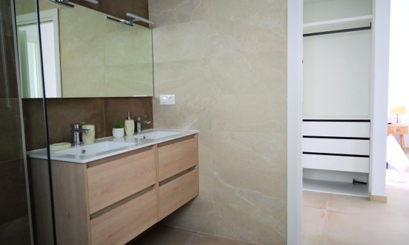 Obra nueva - Adosado - Dolores - polideportivo