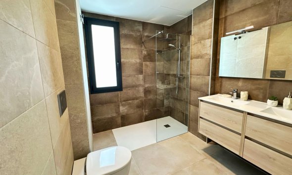 Obra nueva - Adosado - Dolores - polideportivo