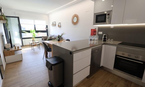 Resale - Apartment - Orihuela Costa - Villamartín-Las Filipinas