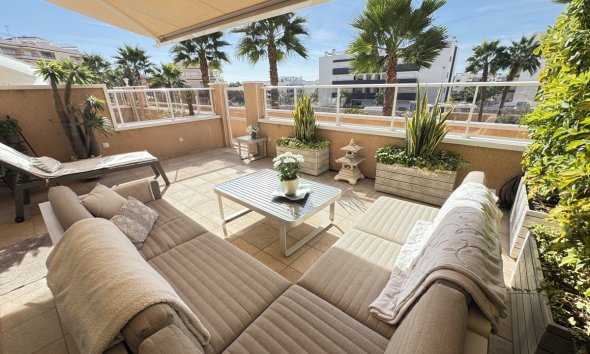 Resale - Apartment - Orihuela Costa - Villamartin