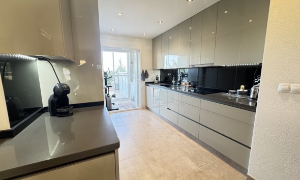 Resale - Apartment - Orihuela Costa - Villamartin