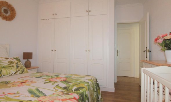 Resale - Apartment - Torrevieja - La Veleta