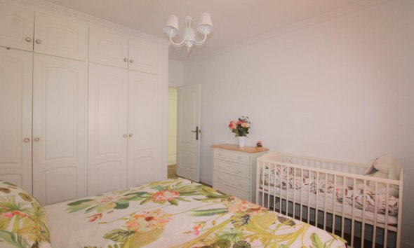 Resale - Apartment - Torrevieja - La Veleta