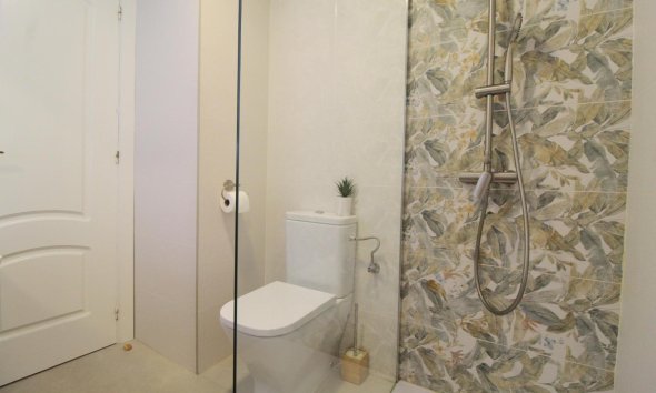 Resale - Apartment - Torrevieja - La Veleta