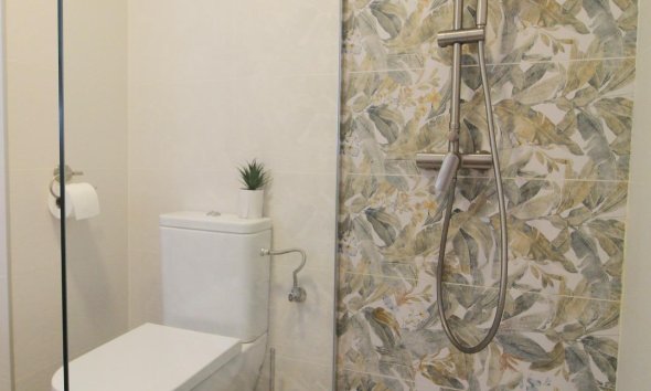 Resale - Apartment - Torrevieja - La Veleta