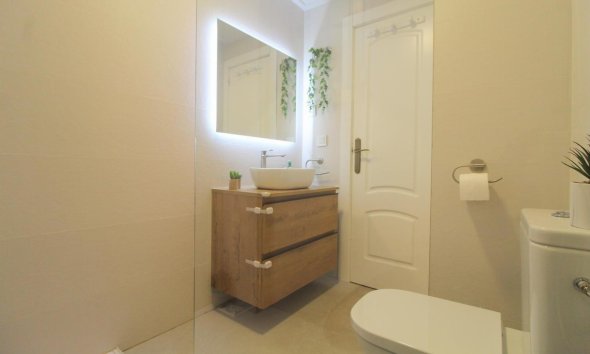 Resale - Apartment - Torrevieja - La Veleta