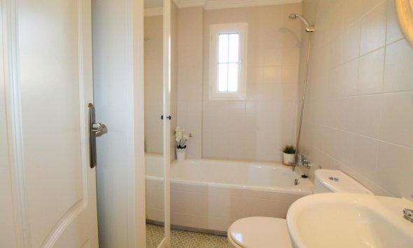 Resale - Apartment - Torrevieja - La Veleta