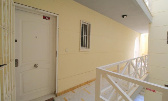 Resale - Apartment - Torrevieja - La Veleta