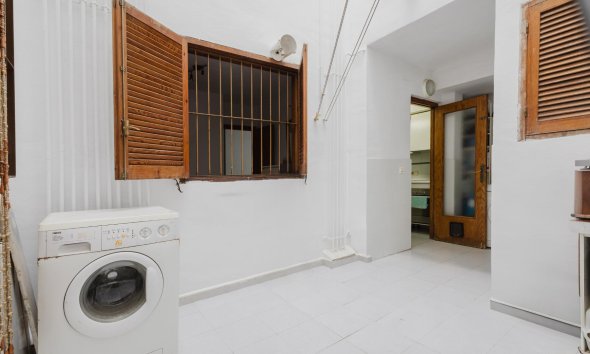 Resale - Apartment - Torrevieja - Playa de La Acequion