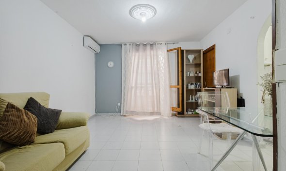 Resale - Apartment - Torrevieja - Playa de La Acequion
