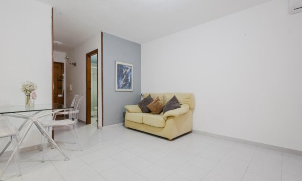 Resale - Apartment - Torrevieja - Playa de La Acequion