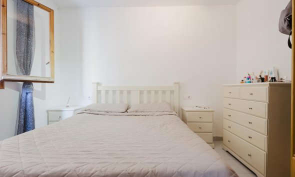 Resale - Apartment - Torrevieja - Playa de La Acequion